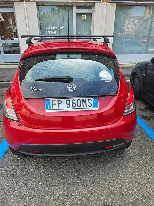 Usata Lancia Ypsilon 69 CV (50 kW) 2018 Rosso Utilitaria
