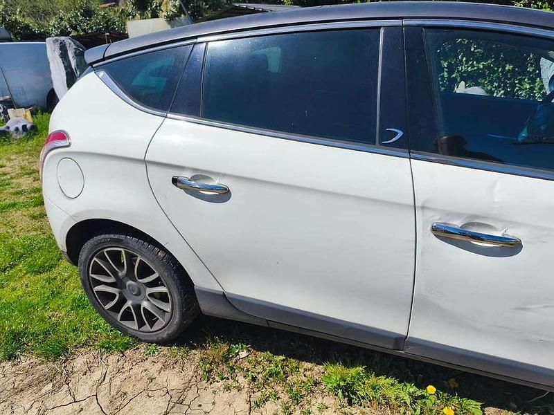 Usata Lancia Delta 120 CV (88 kW) 2009 Bianco Utilitaria