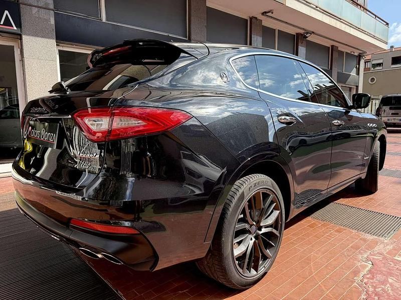 Usata Maserati Levante 349 CV (256 kW) 2018 Nero SUV