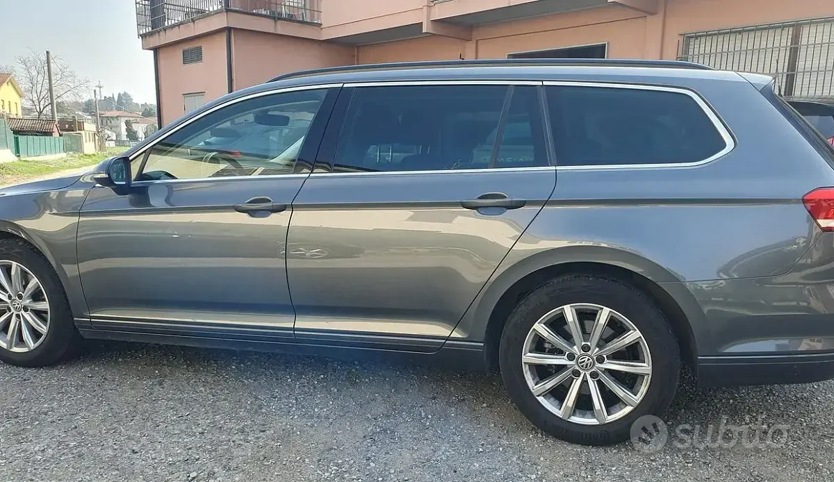 Usata VW Passat Executive 150 CV (110 kW) 2017 Grigio Station wagon