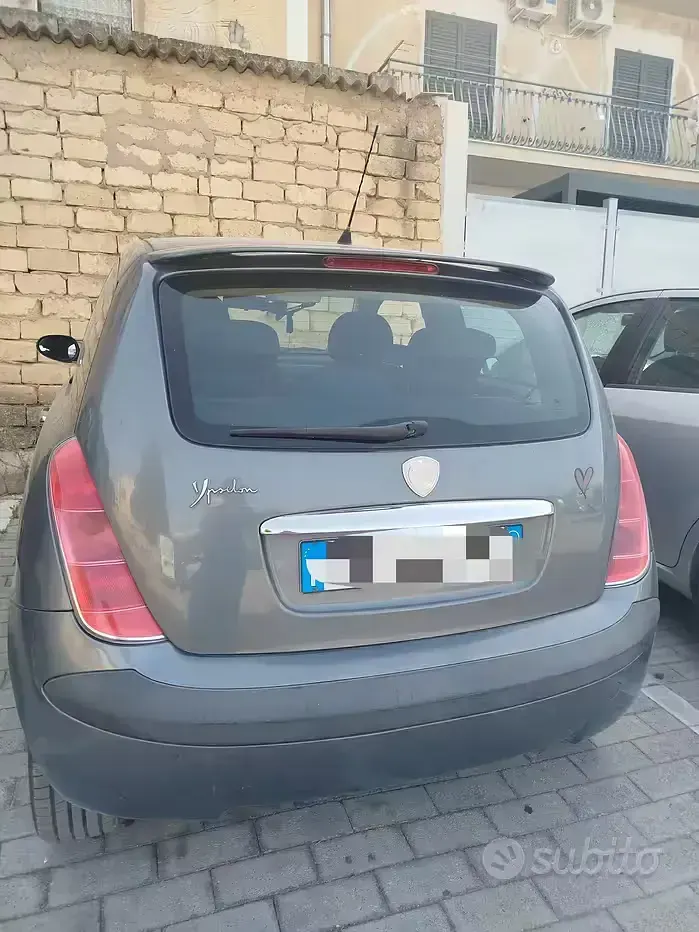 Usata Lancia Ypsilon 60 CV (44 kW) 2006 Grigio Utilitaria