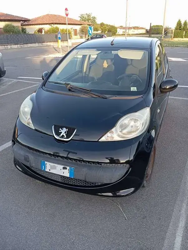 Usata Peugeot 107 68 CV (50 kW) 2006 Nero Utilitaria