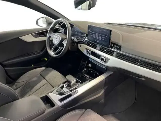 Usata Audi A5 Sportback S-Line 163 CV (119 kW) 2024 Grigio chronos metallizzato Utilitaria