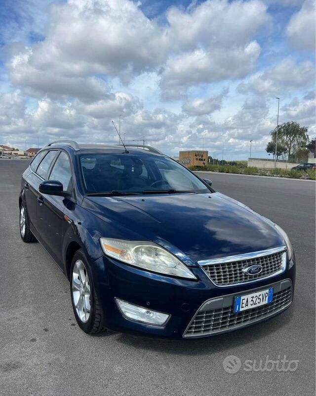 Usata Ford Mondeo 140 CV (102 kW) 2010 Blu Station wagon