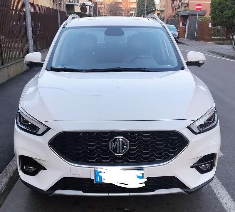 Usata MG ZS Luxury 111 CV (81 kW) 2022 Bianco SUV
