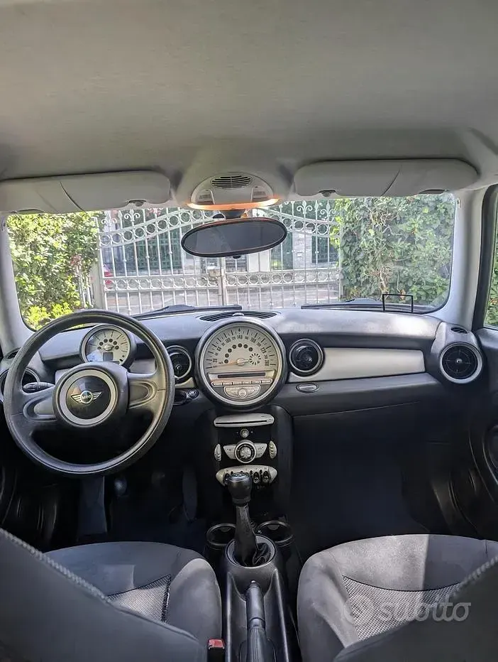 Usata Mini Cooper 75 CV (55 kW) 2009 Grigio Utilitaria