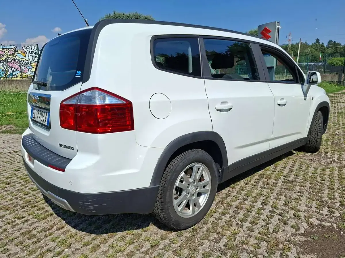 Usata Chevrolet Orlando LT 141 CV (103 kW) 2012 Bianco Monovolume