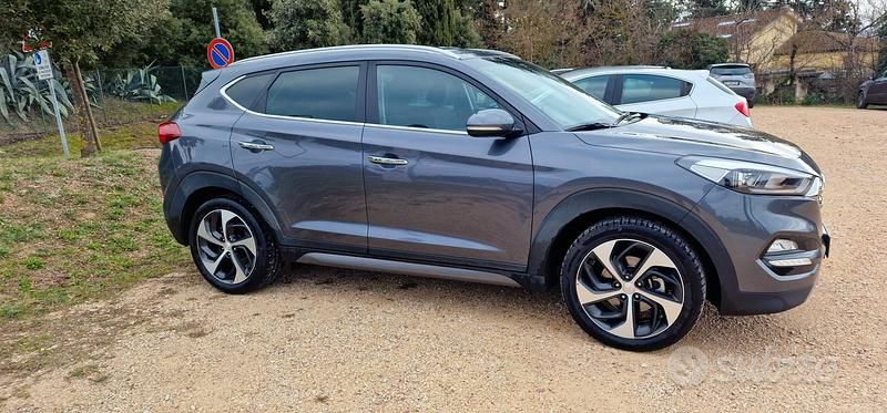 Usata Hyundai Tucson Xpossible 116 CV (85 kW) 2017 Grigio SUV