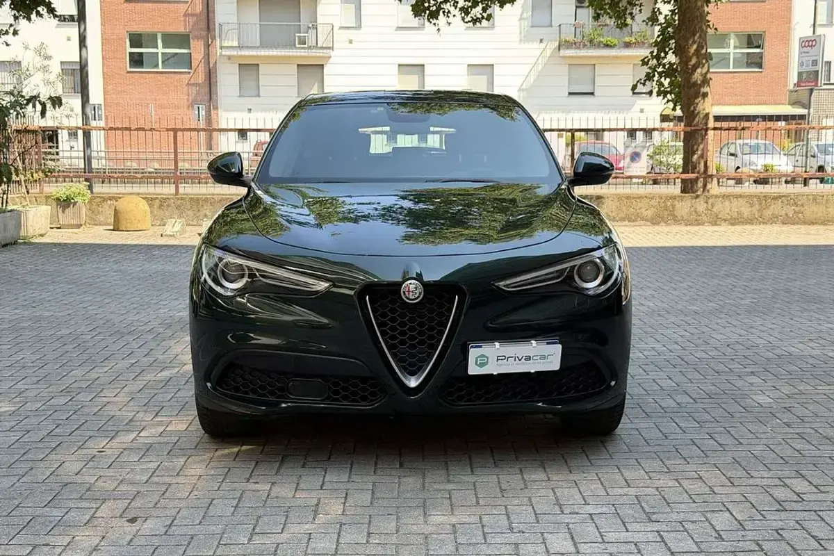 Usata Alfa Romeo Stelvio Business 160 CV (117 kW) 2021 Verde SUV