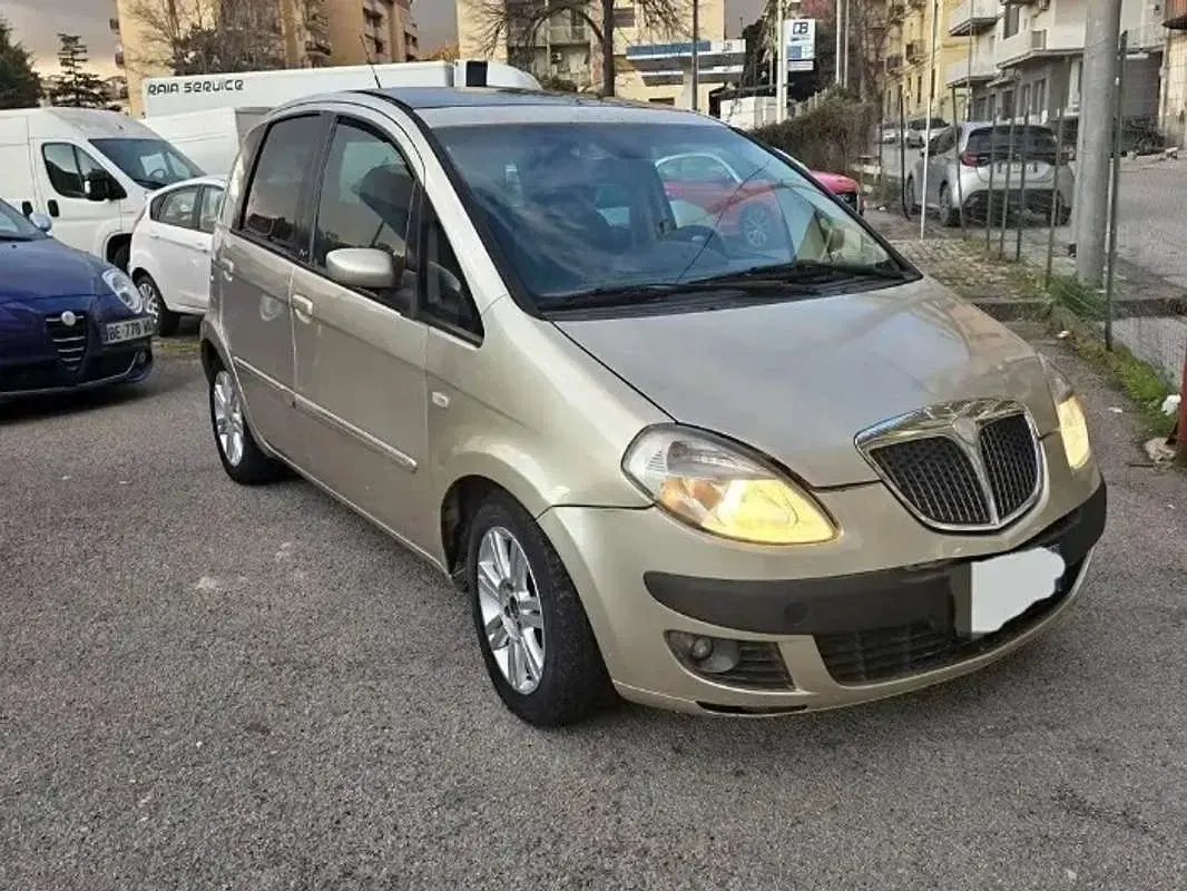 Usata Lancia Musa 69 CV (50 kW) 2007 Bronzo Monovolume