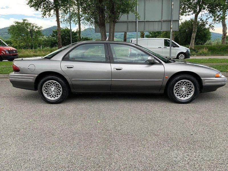 Usata Chrysler Vision 211 CV (155 kW) 1995 Grigio Berlina