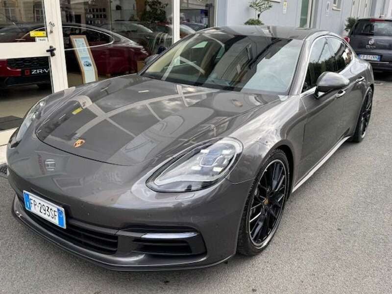 Grigio Usata 2018 Porsche Panamera Tre volumi | 59.000 € (Buon prezzo) - Immagine 1/4