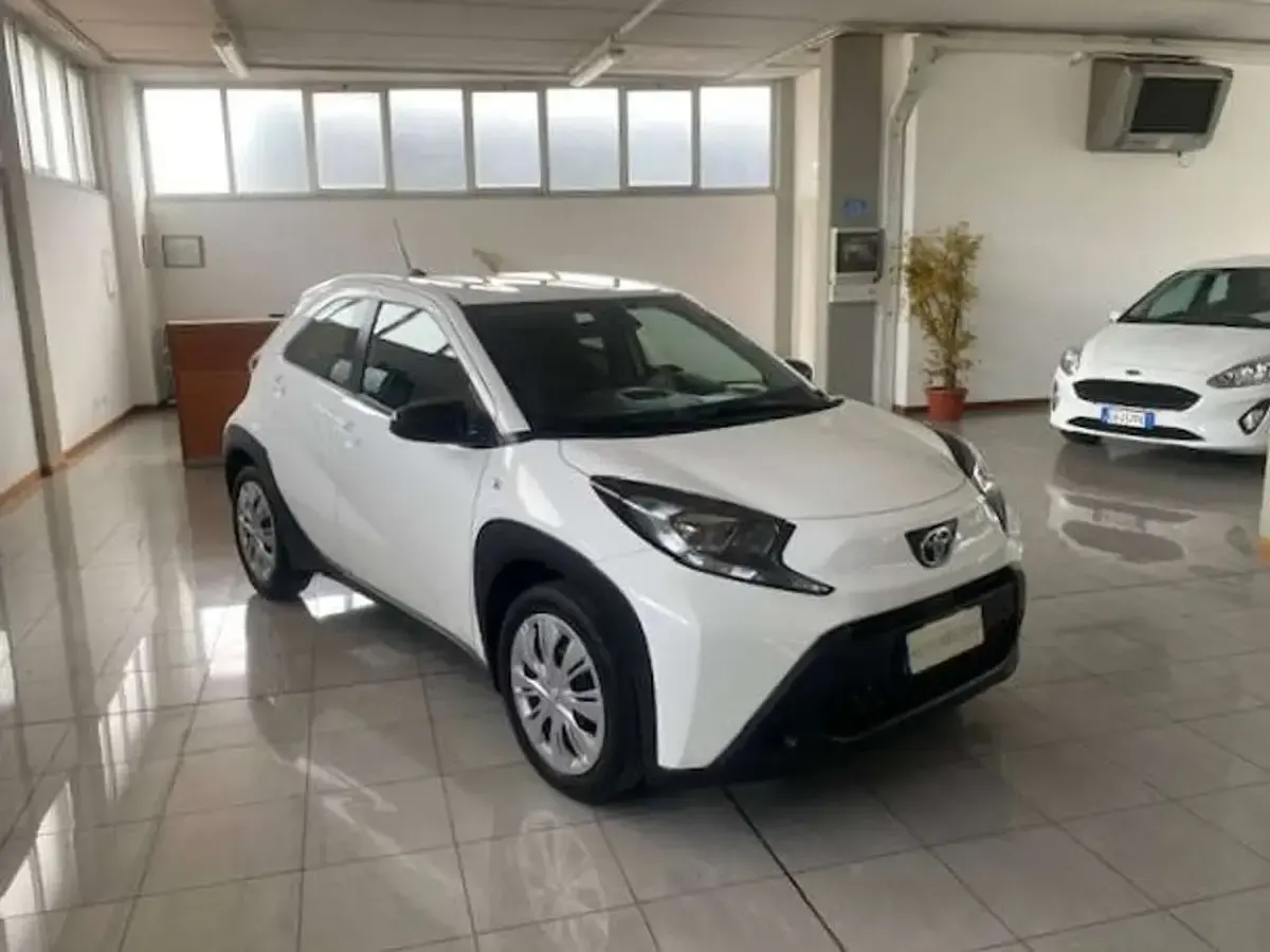 Usata Toyota Aygo X Active 72 CV (52 kW) 2023 Bianco SUV