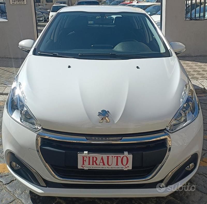 Usata Peugeot 208 Allure 101 CV (74 kW) 2019 Bianco Utilitaria