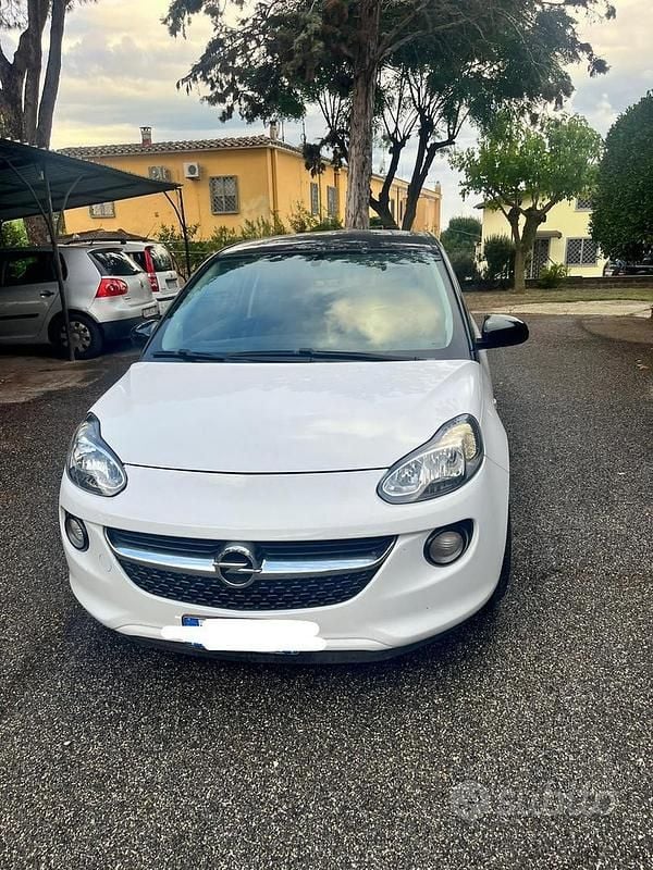 Usata Opel Adam Rocks 70 CV (51 kW) 2018 Bianco Utilitaria