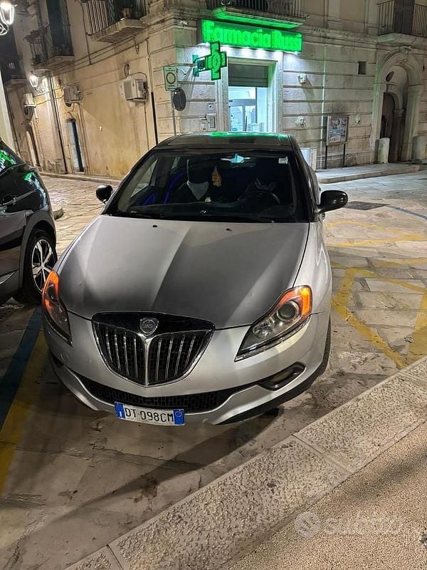 Usata Lancia Delta 140 CV (102 kW) 2009 Grigio Utilitaria