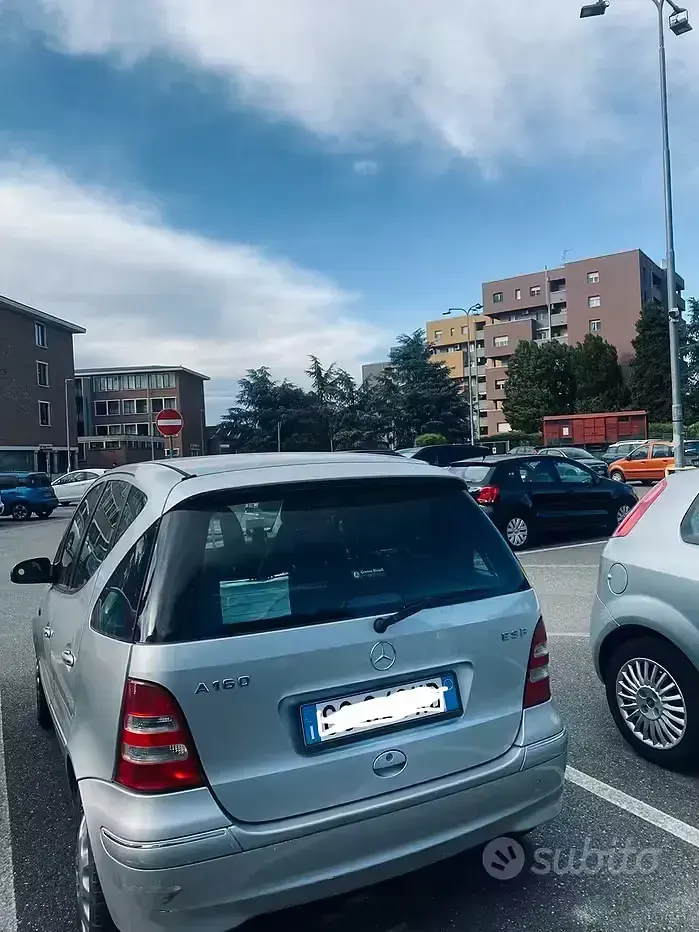 Usata Mercedes A160 102 CV (75 kW) 2003 Bluazzurro Utilitaria
