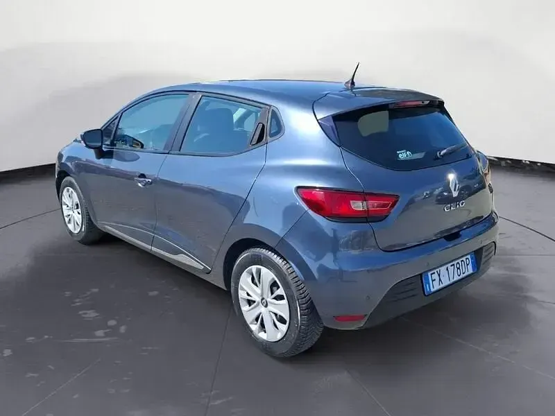 Usata Renault Clio 90 CV (66 kW) 2019 Grigio