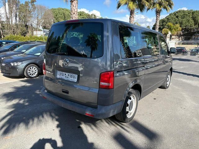 Usata VW Caravelle 180 CV (132 kW) 2012 Grigio Monovolume