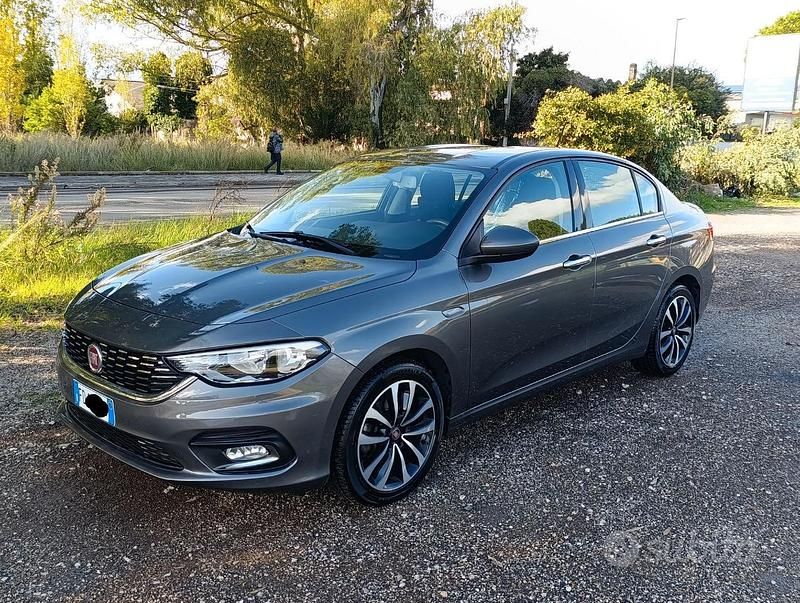 Usata Fiat Tipo Opening Edition 120 CV (88 kW) 2016 Grigio Berlina