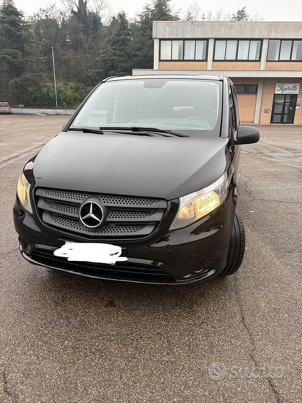 Usata Mercedes Vito 160 CV (117 kW) 2015 Nero Furgone