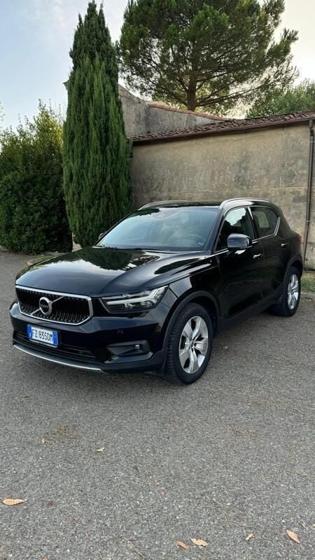 Nero Usata 2020 Volvo XC40 Momentum SUV | 18.200 € (Super prezzo) - Immagine 1/4