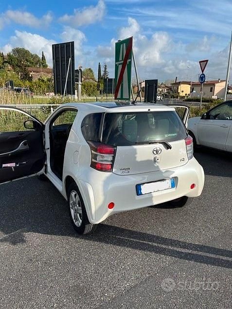 Usata Toyota iQ 98 CV (72 kW) 2009 Utilitaria