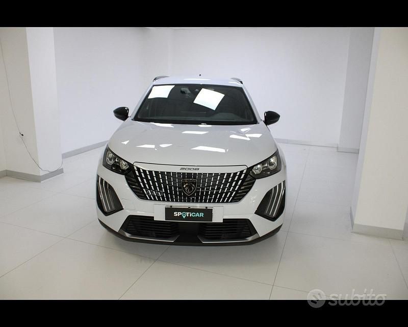 Usata Peugeot 2008 Allure 131 CV (96 kW) 2025 Bianco SUV
