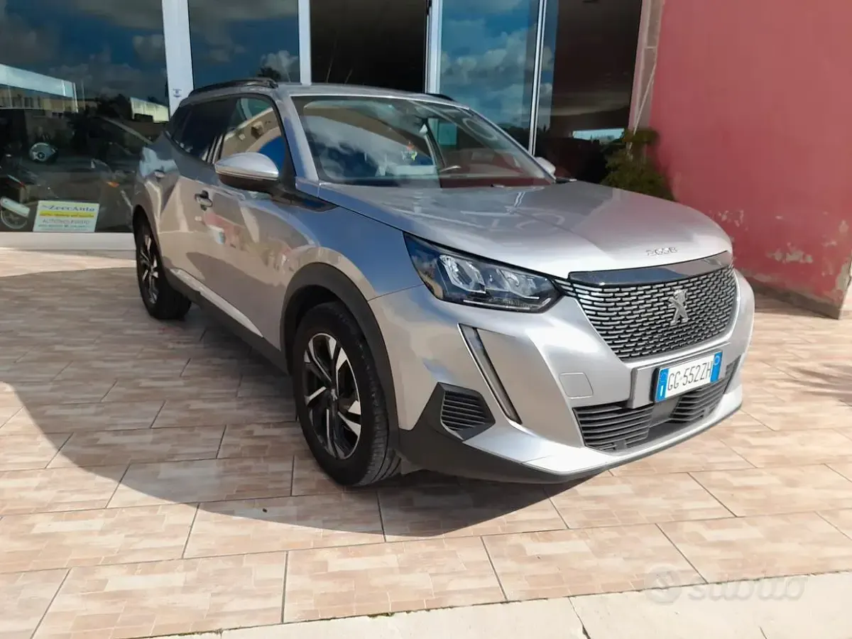 Usata Peugeot 2008 Allure 131 CV (96 kW) 2021 Grigio SUV