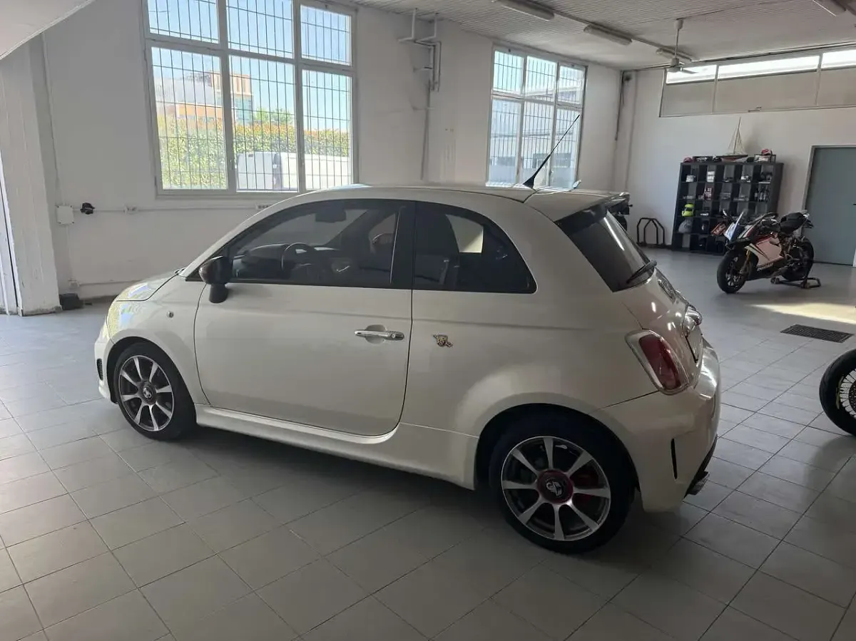 Usata Abarth 500 135 CV (99 kW) 2010 Bianco Utilitaria