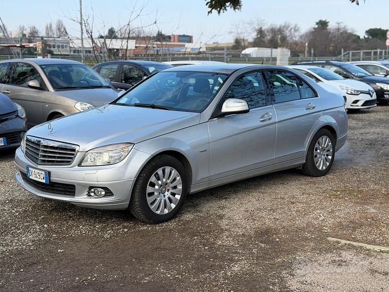 Grigio Usata 2007 Mercedes C200 Elegance Berlina | 5900 € (Buon prezzo) - Immagine 1/4