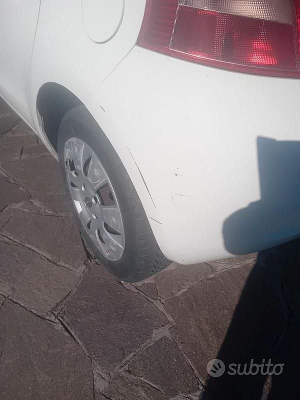 Usata Toyota Yaris 69 CV (50 kW) 2009 Bianco Utilitaria