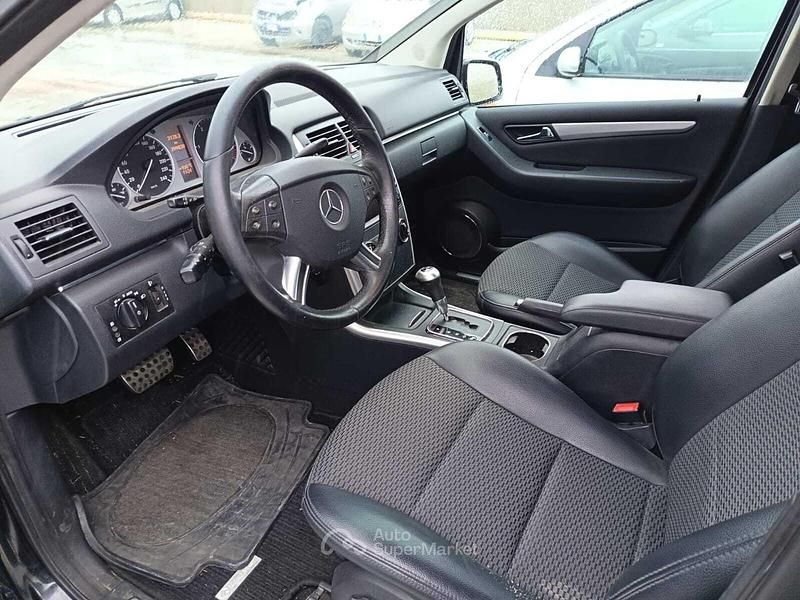 Usata Mercedes B200 Premium 140 CV (102 kW) 2011 Nero Monovolume