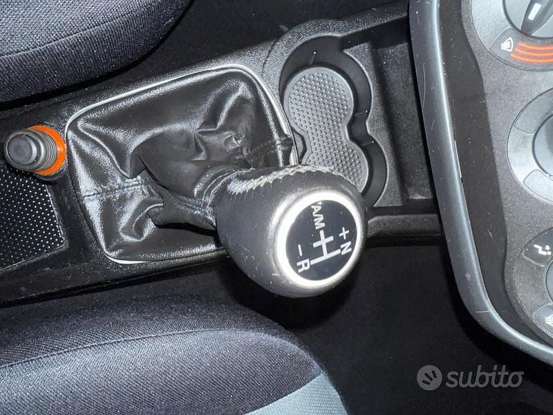 Usata Fiat Grande Punto 90 CV (66 kW) 2008 Grigio Utilitaria