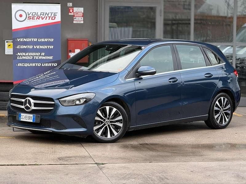Usata Mercedes B180 Business 116 CV (85 kW) 2021 Blue denim Monovolume