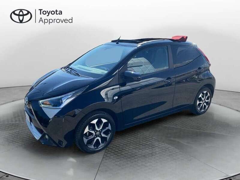 Nero Usata 2021 Toyota Aygo Connect Style Due volumi | 13.500 € (Molto cara) - Immagine 1/4