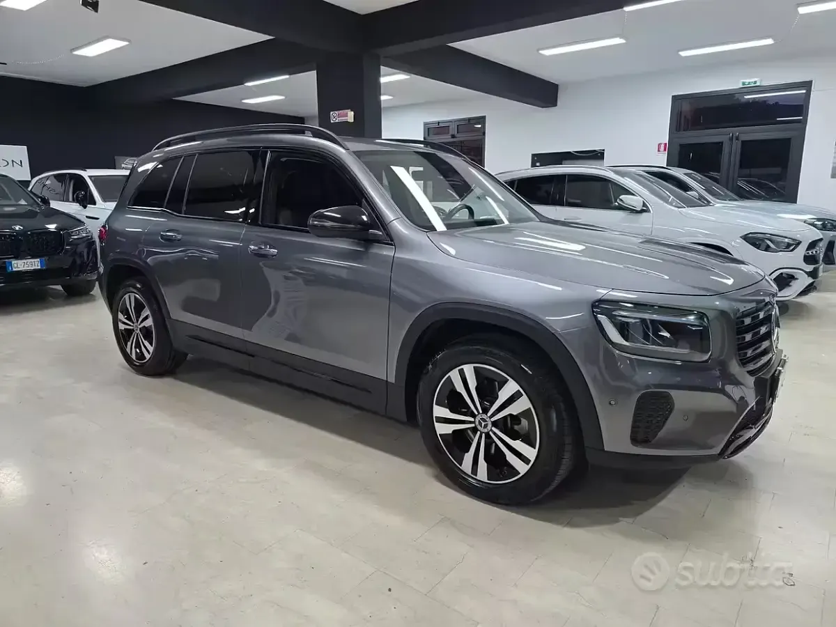Usata Mercedes GLB200 Advanced 150 CV (110 kW) 2024 Grigio SUV