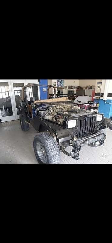 Usata Jeep Wrangler Laredo 120 CV (88 kW) 1994 Nero SUV