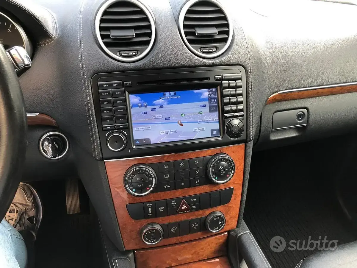 Usata Mercedes GL320 224 CV (164 kW) 2006 Grigio SUV