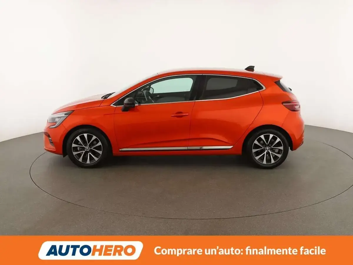 Usata Renault Clio Techno 94 CV (69 kW) 2023 Arancione Utilitaria