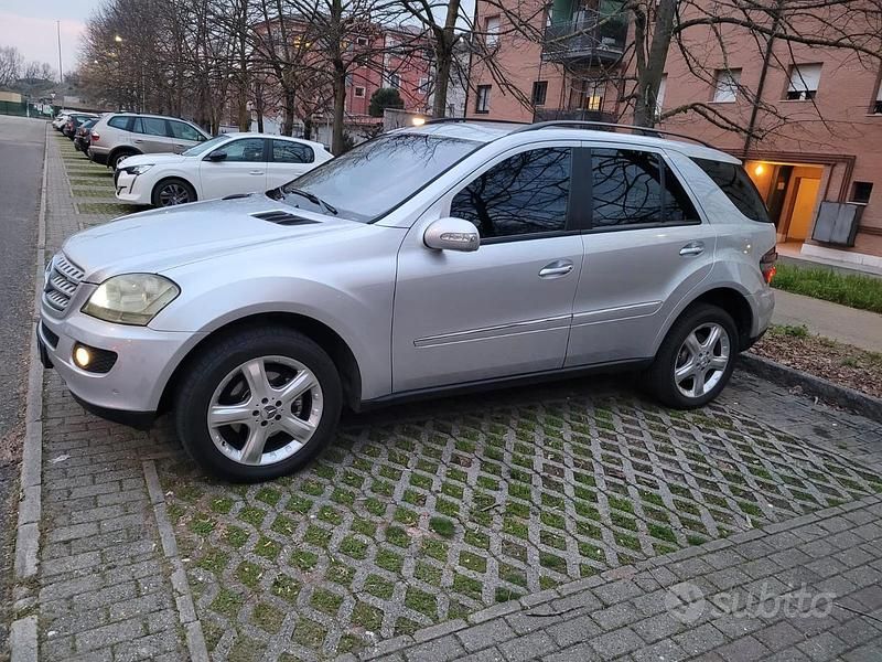 Usata Mercedes ML320 2006 Grigio SUV