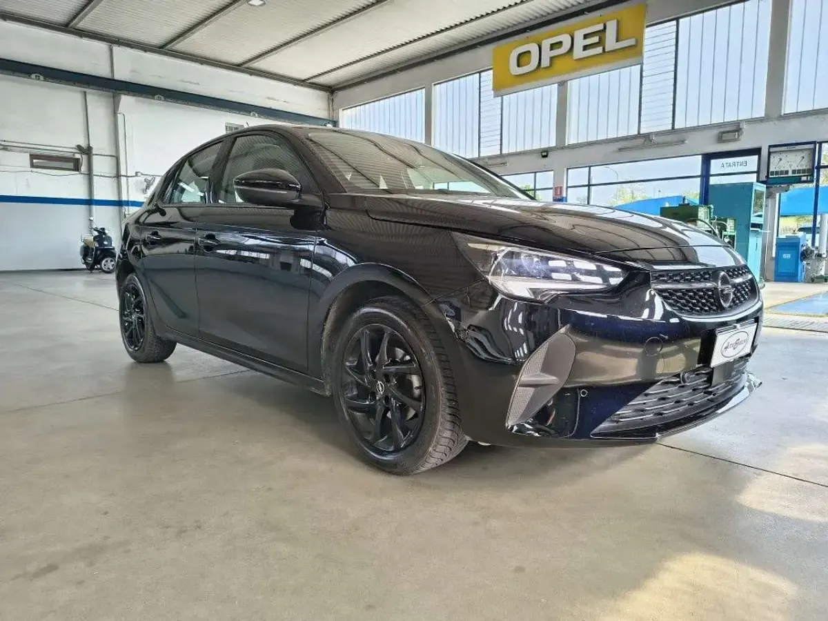 Usata Opel Corsa Design & Tech 101 CV (74 kW) 2023 Nero Utilitaria