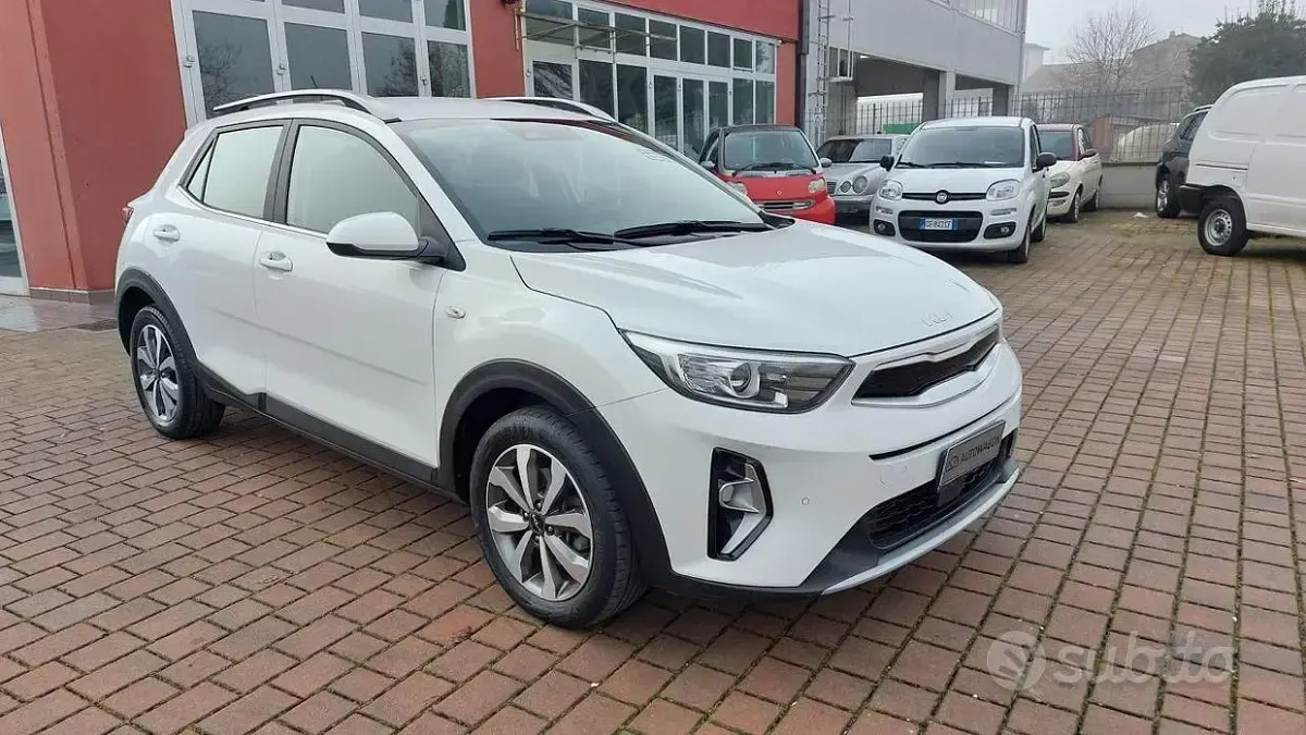 Usata Kia Stonic Style 84 CV (61 kW) 2021 Bianco SUV