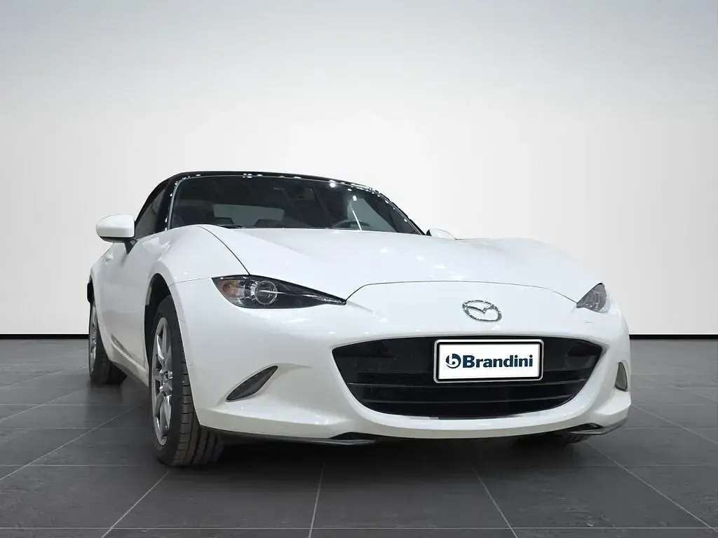 Usata Mazda MX5 Exclusive-Line 132 CV (97 kW) 2023 Bianco Cabrio