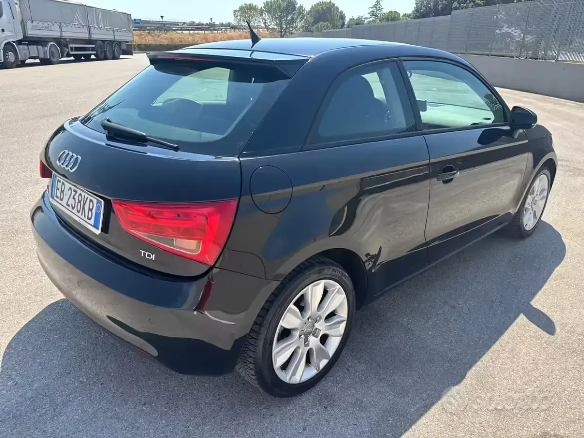 Usata Audi A1 Ambition 105 CV (77 kW) 2010 Nero Utilitaria