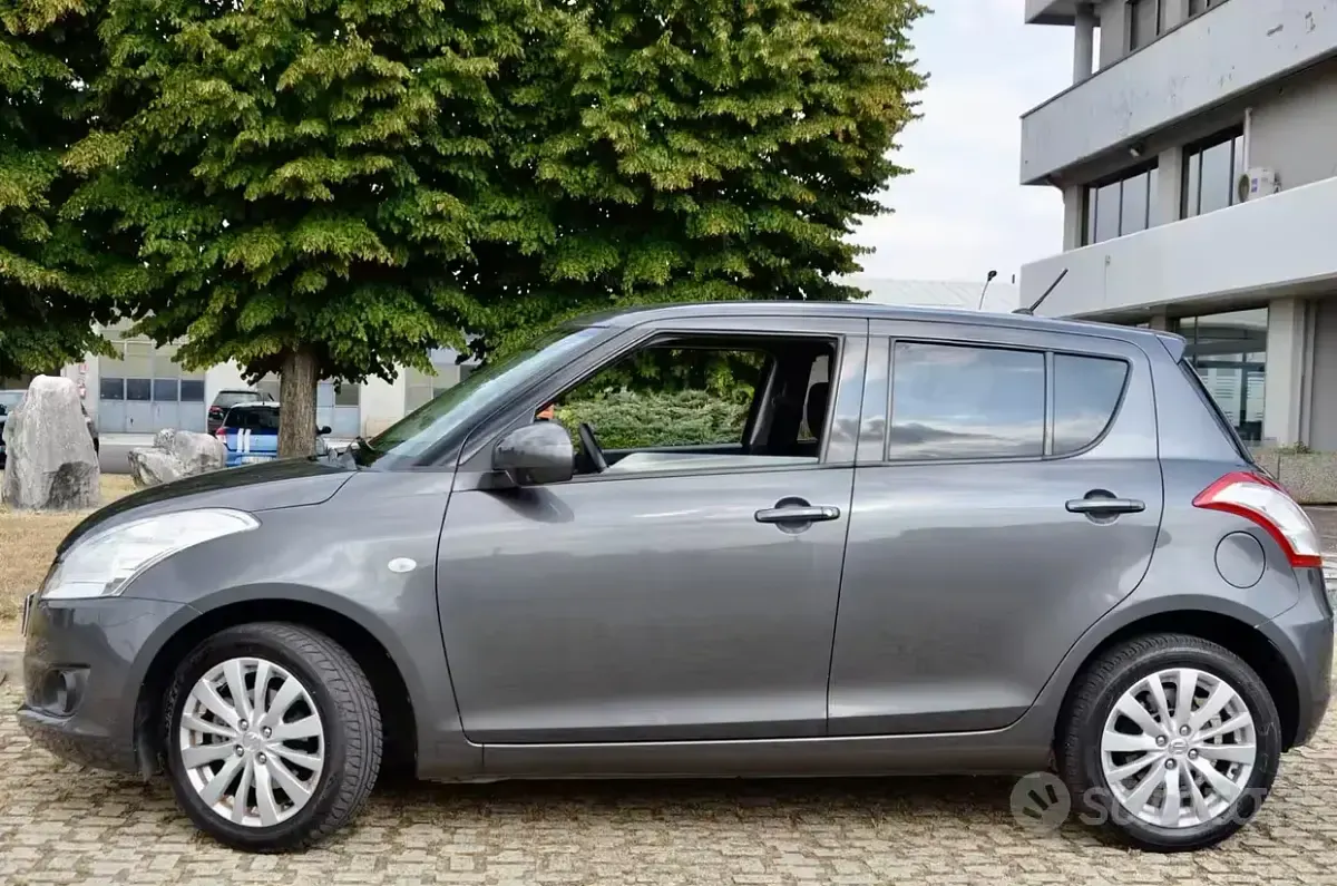 Usata Suzuki Swift 94 CV (69 kW) 2013 Grigio Utilitaria