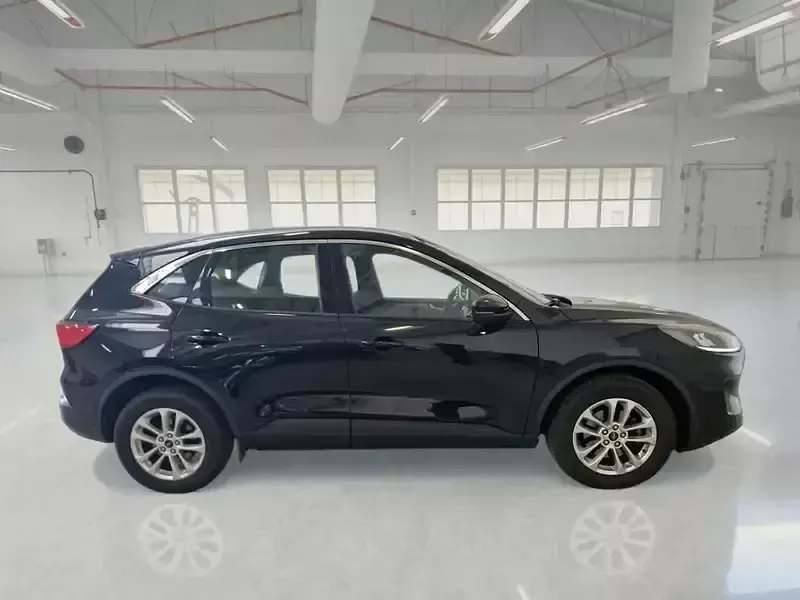 Usado Ford Kuga Titanium 120 CV (88 kW) 2022 Negro SUV