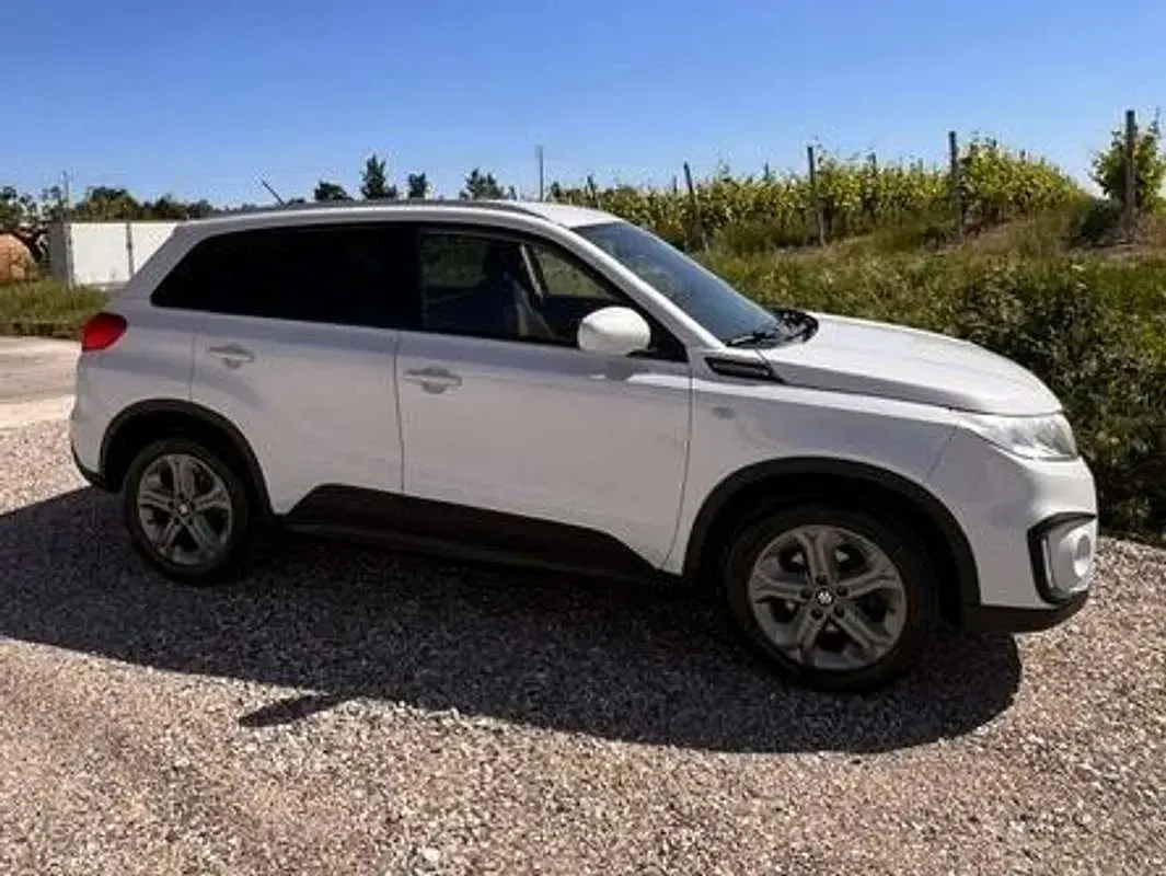 Usata Suzuki Vitara 120 CV (88 kW) 2017 Bianco SUV