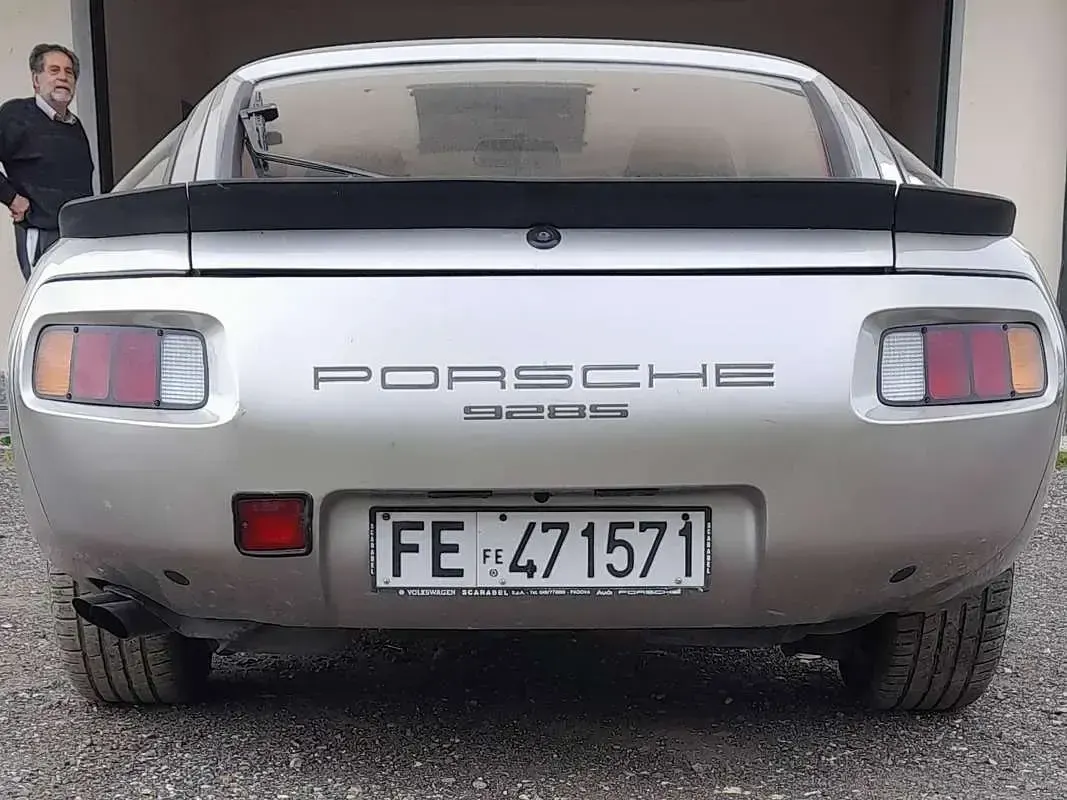 Usata Porsche 928 300 CV (220 kW) 1980 Grigio Coupé