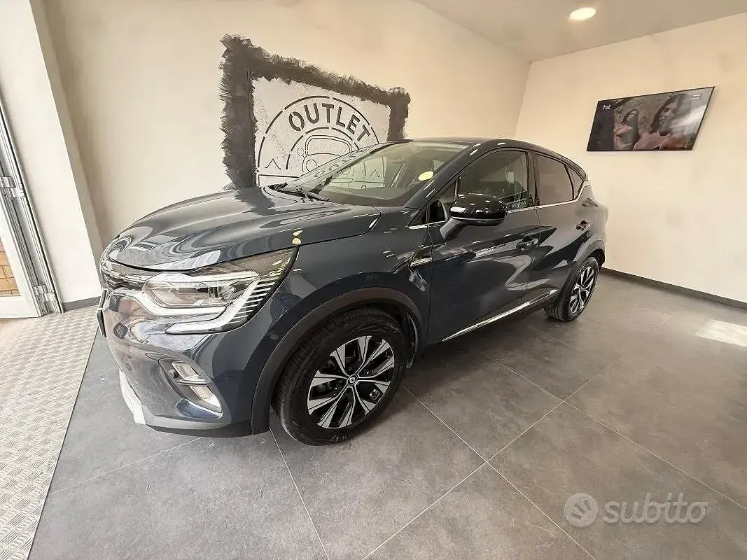 Usata Renault Captur Techno 145 CV (106 kW) 2023 Grigio SUV